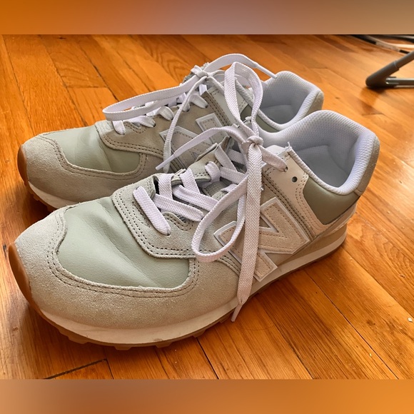 New Balance 574 light grey and sage green - Picture 1 of 8